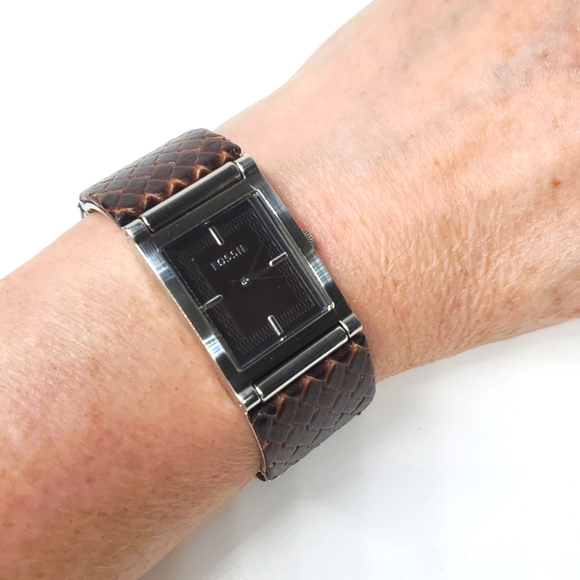 Fossil ES2311 Black Dial with Silver Case and Brown Leather Strap Watch - Picture 13 of 15